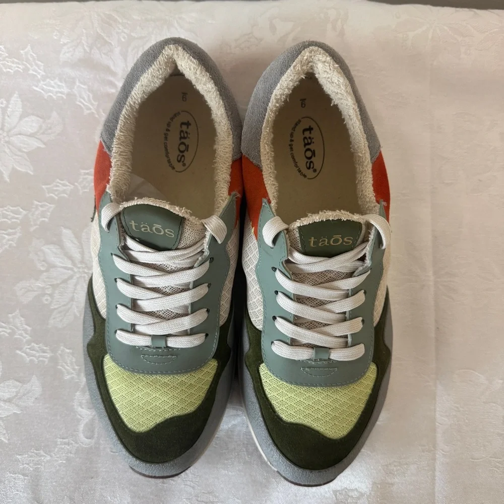 Taos Footwear Multicolor Green, Light Blue & Red Sneakers